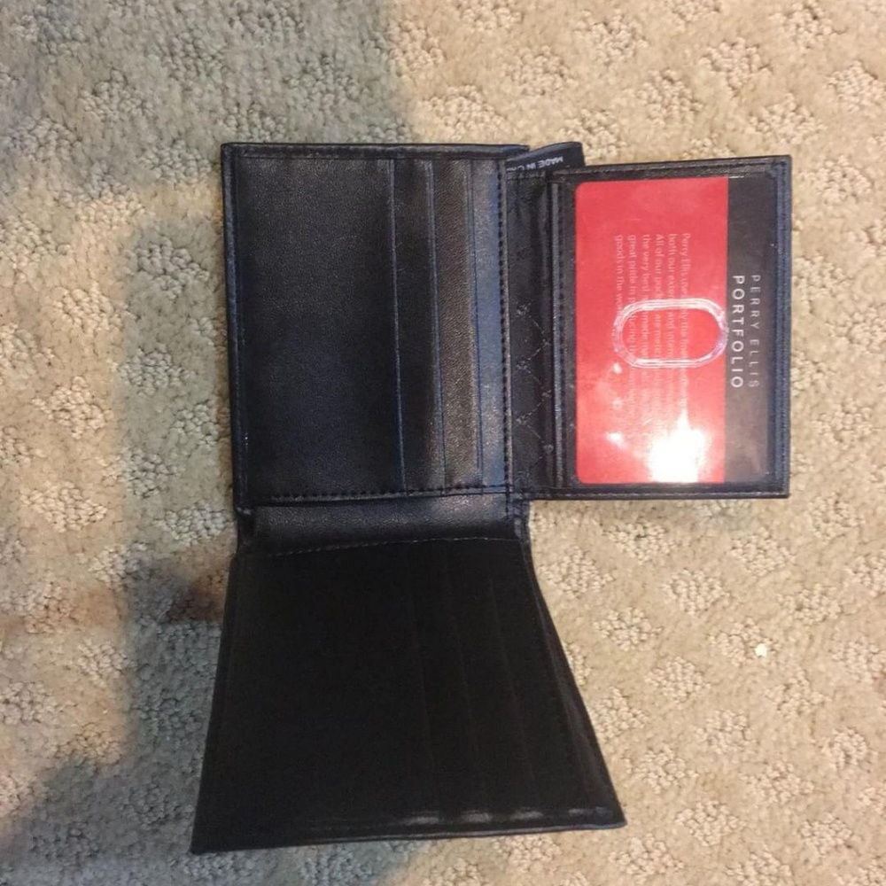Perry Ellis wallet